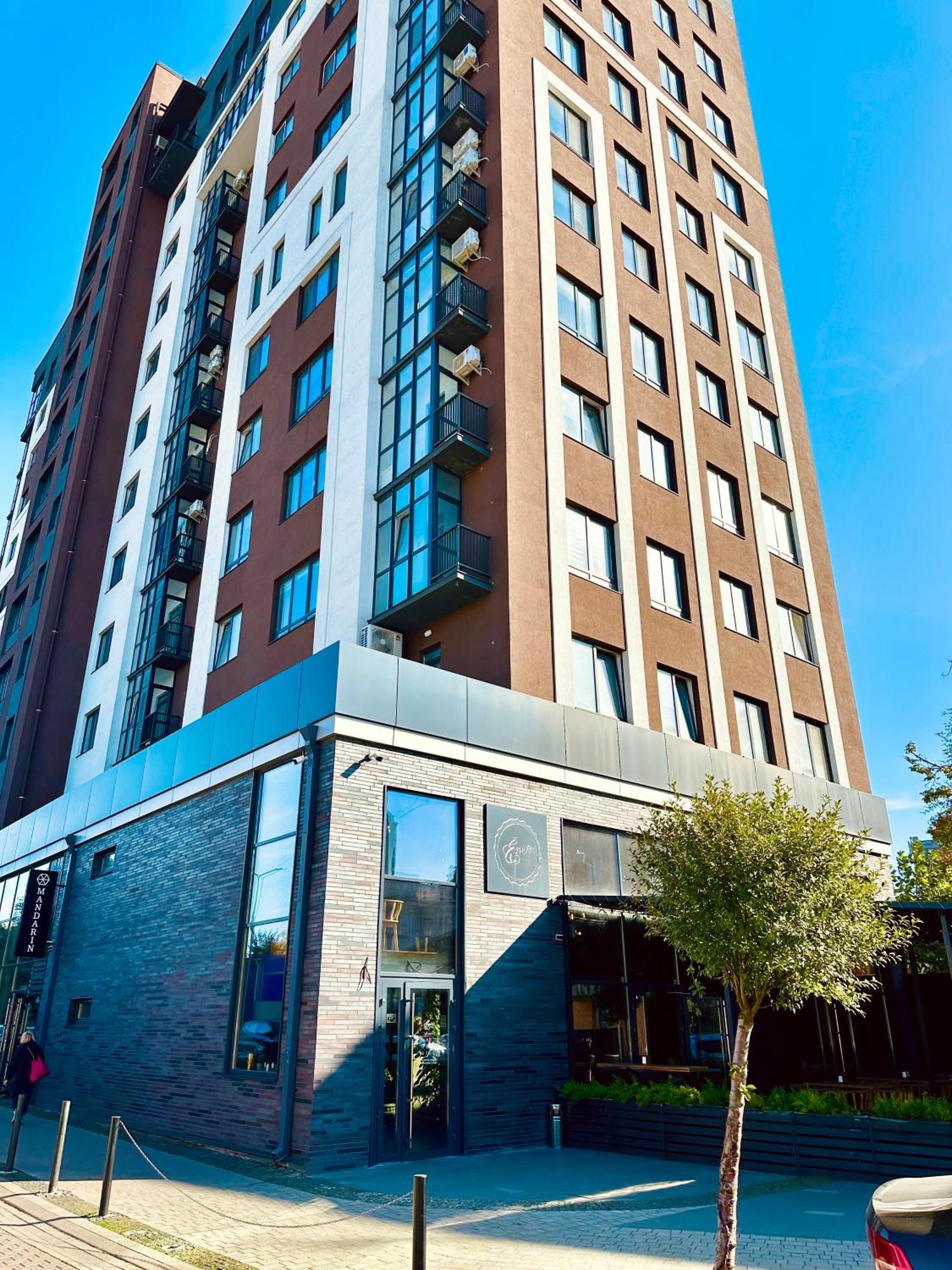 Comfortable Apartments With A Coffee Machine In The City Centre, Zlata Plaza Ровно Экстерьер фото