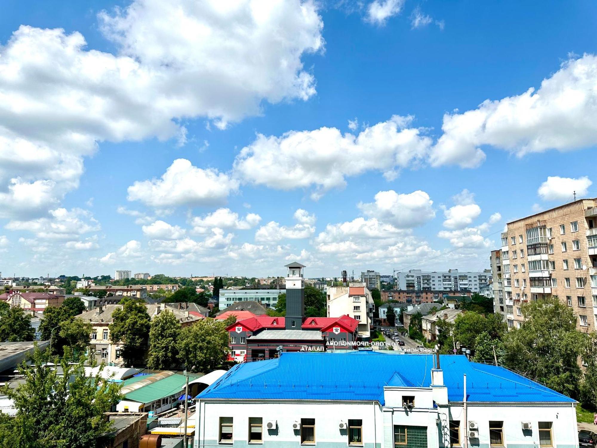 Comfortable Apartments With A Coffee Machine In The City Centre, Zlata Plaza Ровно Экстерьер фото