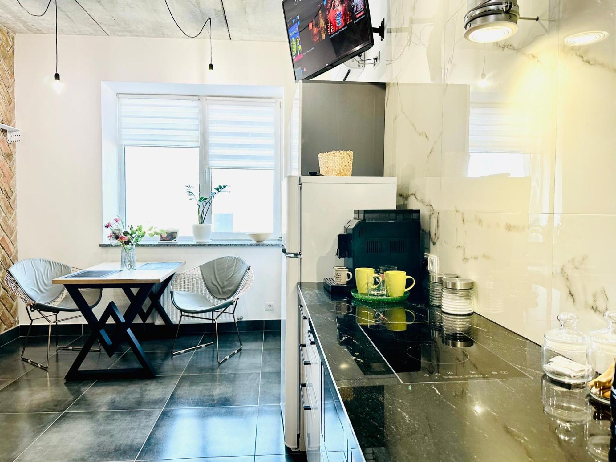 Comfortable Apartments With A Coffee Machine In The City Centre, Zlata Plaza Ровно Экстерьер фото